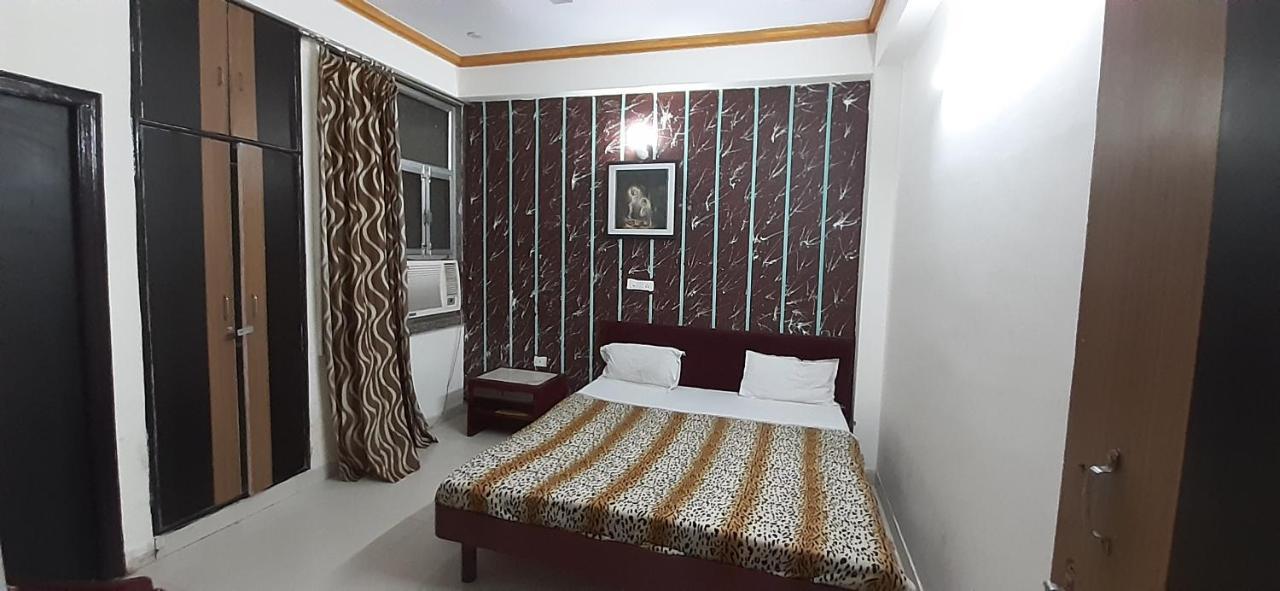 Brajdhamyatra 5002#Hotel Shree Krishna Dham Vrindavan Room photo